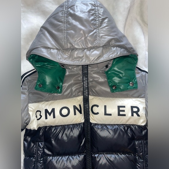 Moncler Jacket & Hat - Picture 4 of 8